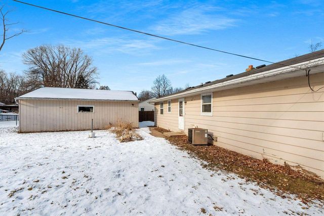 621 W 7TH STREET, Kaukauna, WI 54130