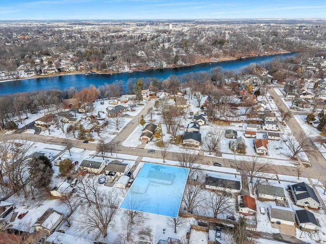 621 W 7TH STREET, Kaukauna, WI 54130