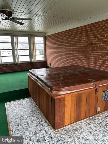 571 BEECH AVE, Hershey, PA 17033