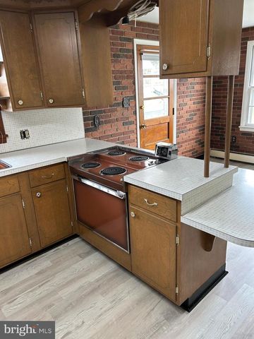 571 BEECH AVE, Hershey, PA 17033