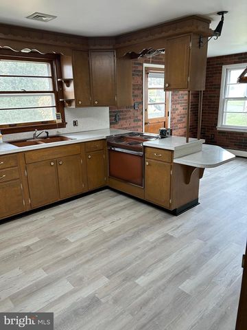 571 BEECH AVE, Hershey, PA 17033