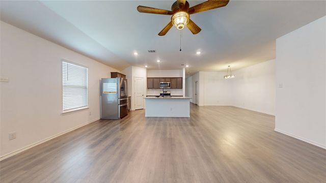 717 Cottonwood Way, Royse City, TX 75189