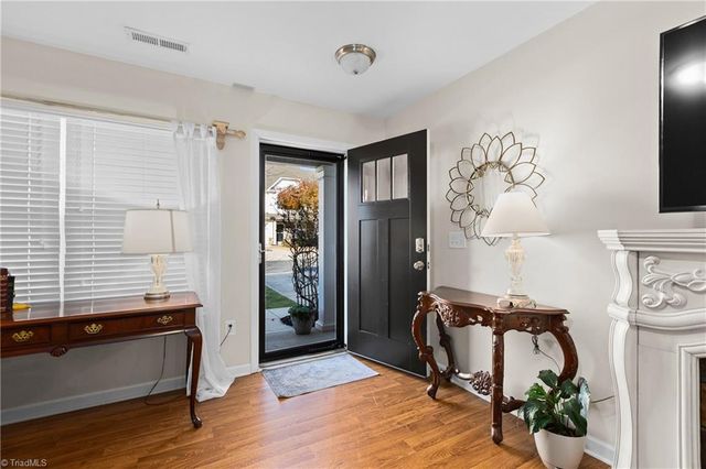 93 Geoffrey Way, Kernersville, NC 27284