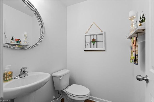 93 Geoffrey Way, Kernersville, NC 27284