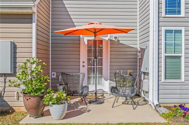 93 Geoffrey Way, Kernersville, NC 27284