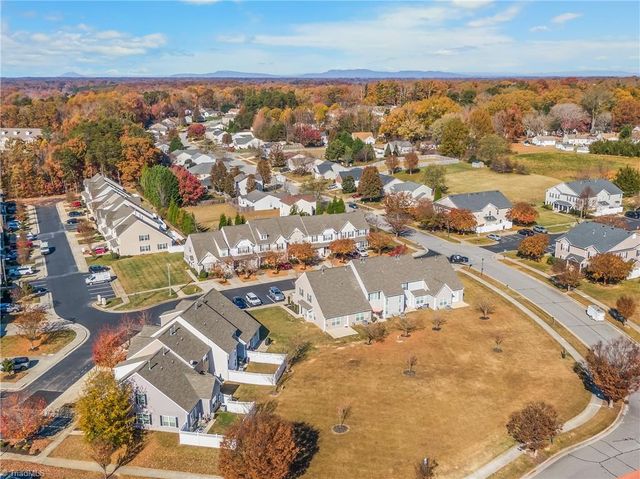 93 Geoffrey Way, Kernersville, NC 27284