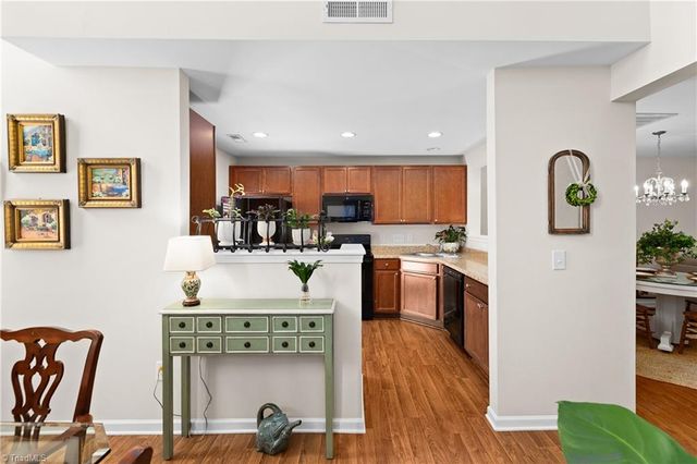 93 Geoffrey Way, Kernersville, NC 27284