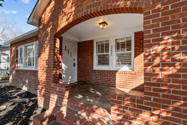 3225 D St, Sacramento, CA 95816