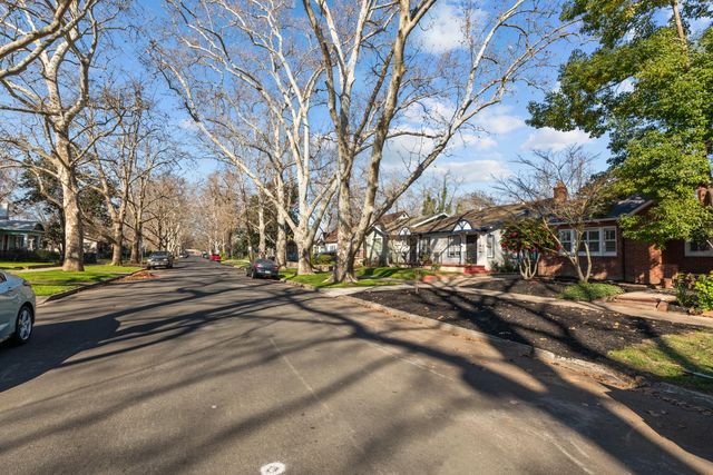 3225 D St, Sacramento, CA 95816