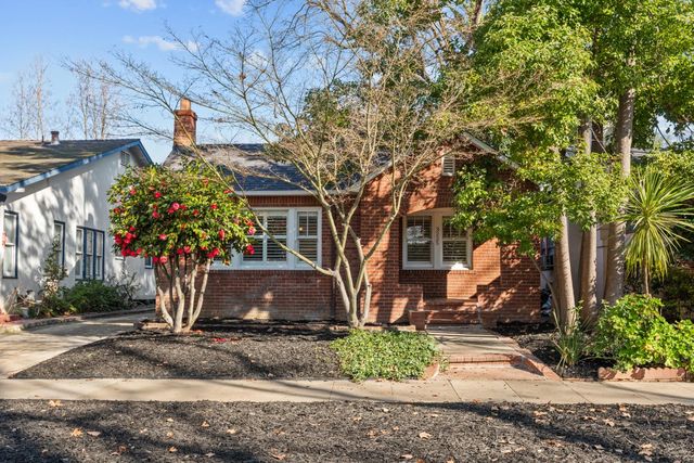 3225 D St, Sacramento, CA 95816