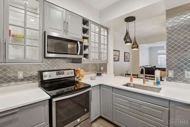 6051 Bridgehaven Drive, Miami Twp, OH 45150