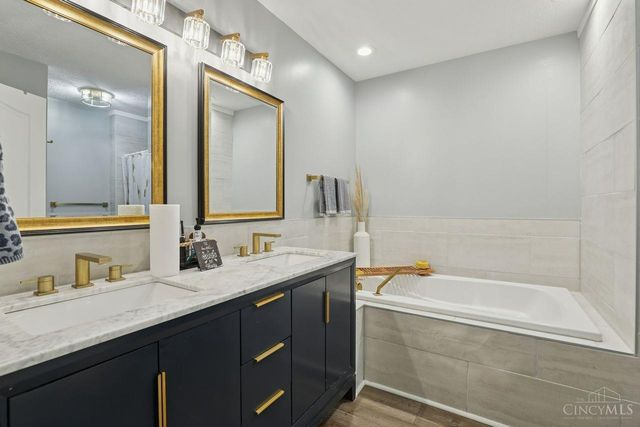 6051 Bridgehaven Drive, Miami Twp, OH 45150