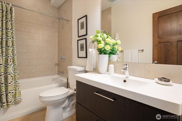 3832 S Edmunds Street Ct, Seattle, WA 98118