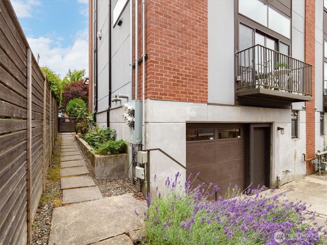 3832 S Edmunds Street Ct, Seattle, WA 98118