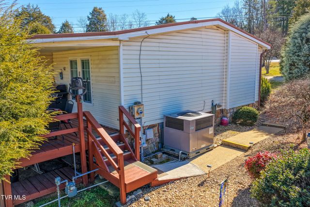 102 Thorps Chapel Road, Rogersville, TN 37857