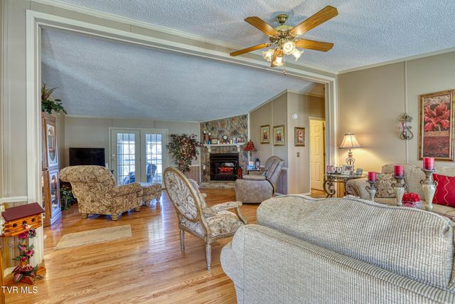 102 Thorps Chapel Road, Rogersville, TN 37857