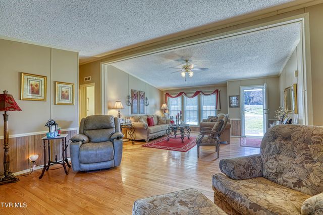 102 Thorps Chapel Road, Rogersville, TN 37857