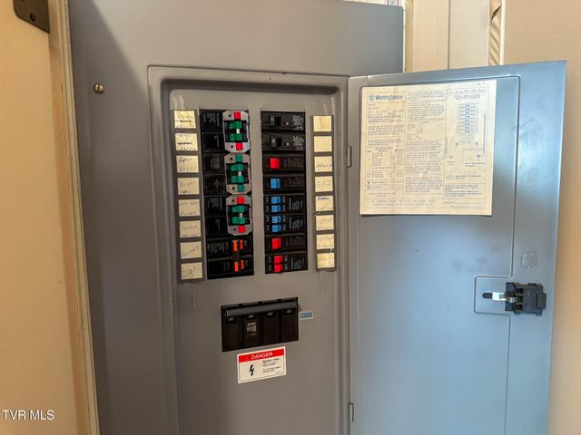 102 Thorps Chapel Road, Rogersville, TN 37857