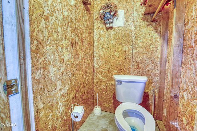 102 Thorps Chapel Road, Rogersville, TN 37857