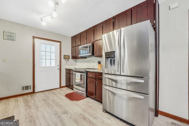 2050 N McDonough Road, Griffin, GA 30223