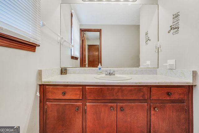 2050 N McDonough Road, Griffin, GA 30223