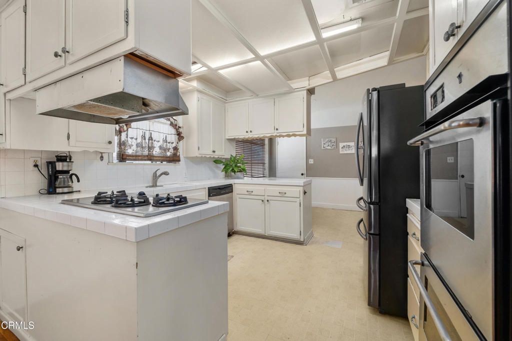19545 Bryant Street, Northridge, CA 91324 — photo 3