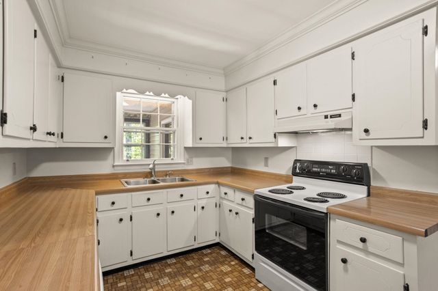 206 Paris View Drive, Travelers Rest, SC 29690