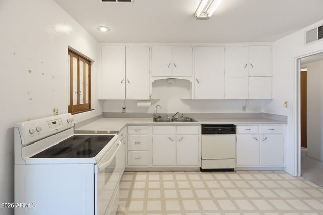 1720 W ROVEY Avenue, Phoenix, AZ 85015