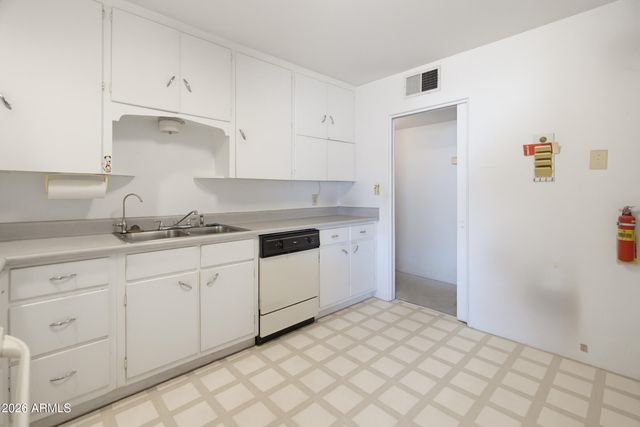 1720 W ROVEY Avenue, Phoenix, AZ 85015
