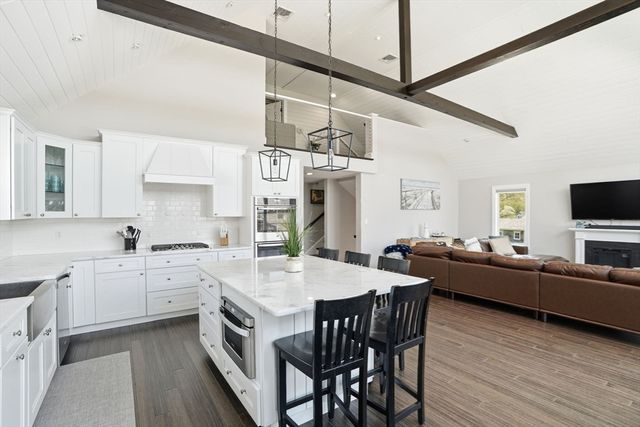 4 Cross Road, Bourne, MA 02532