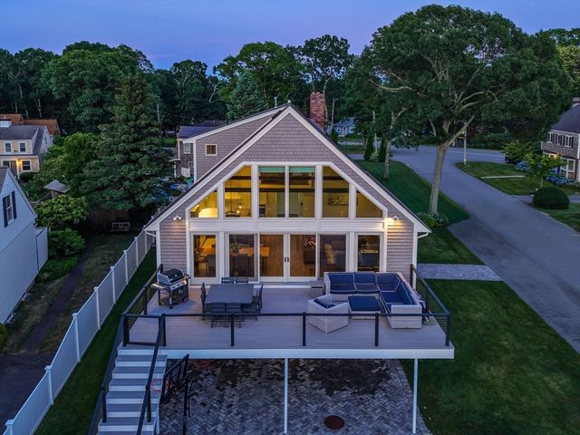 4 Cross Road, Bourne, MA 02532