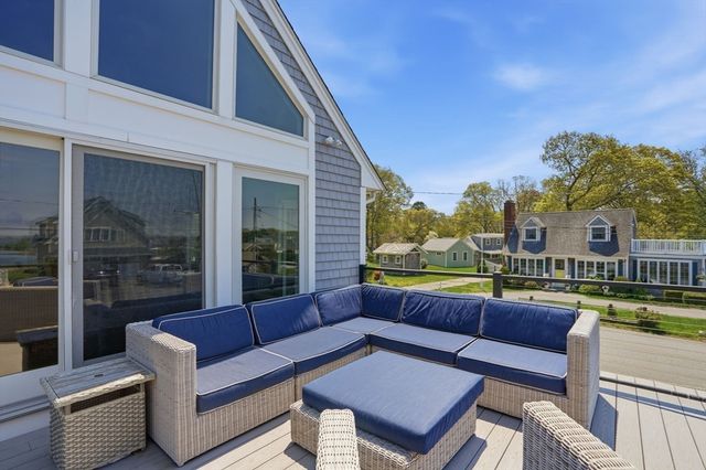 4 Cross Road, Bourne, MA 02532