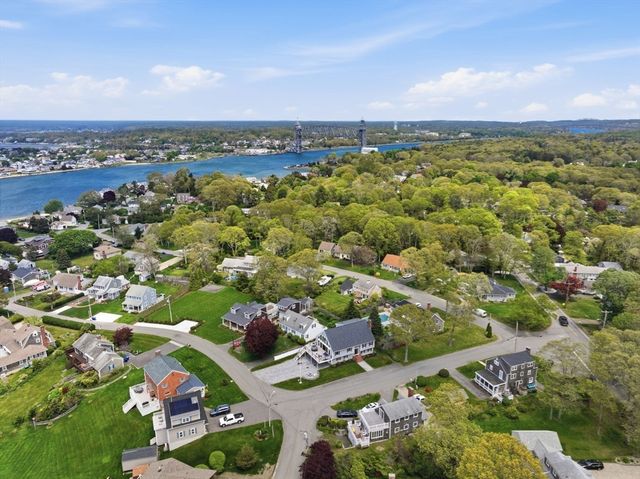 4 Cross Road, Bourne, MA 02532