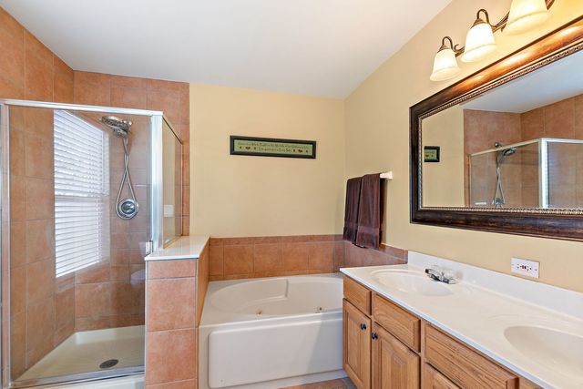 10665 Painted Desert Court, Huntley, IL 60142
