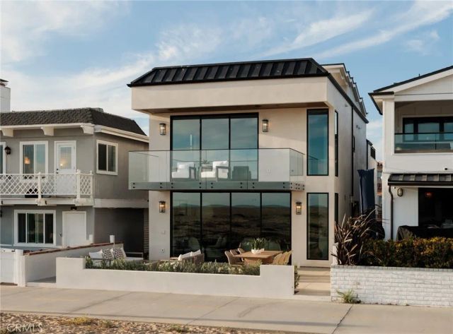 1123 E Balboa, Newport Beach, CA 92661