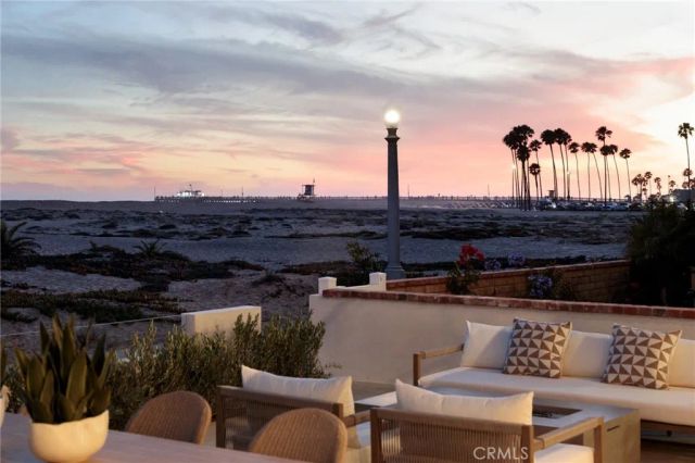 1123 E Balboa, Newport Beach, CA 92661