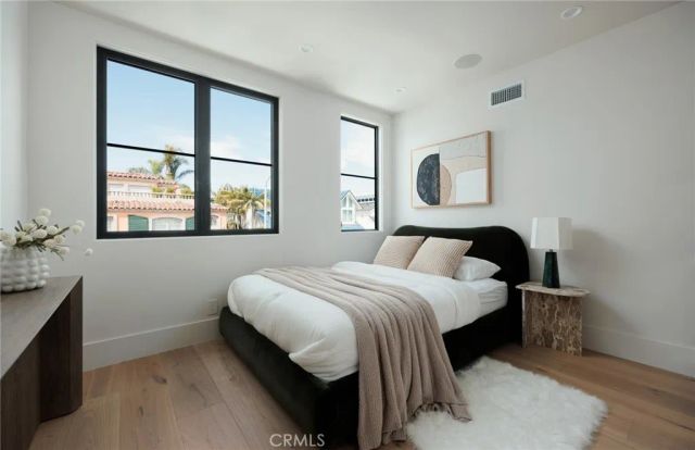 1123 E Balboa, Newport Beach, CA 92661