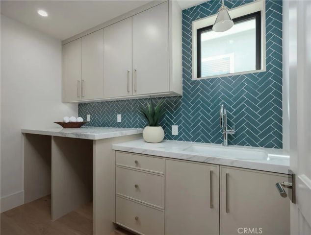 1123 E Balboa, Newport Beach, CA 92661