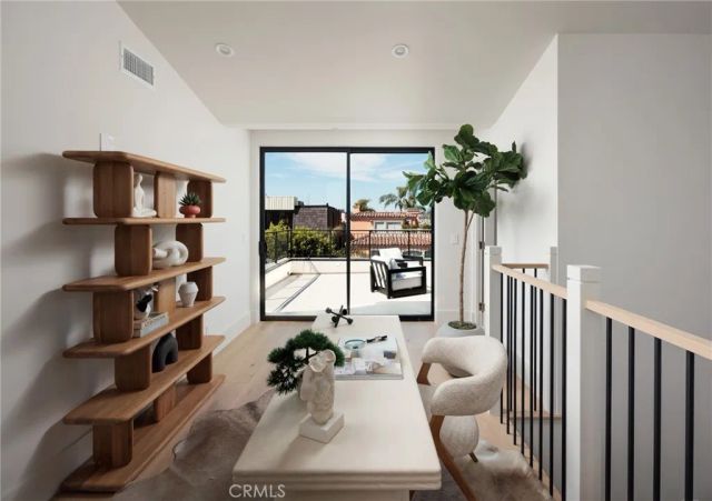 1123 E Balboa, Newport Beach, CA 92661