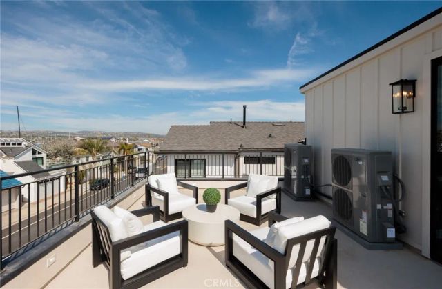 1123 E Balboa, Newport Beach, CA 92661