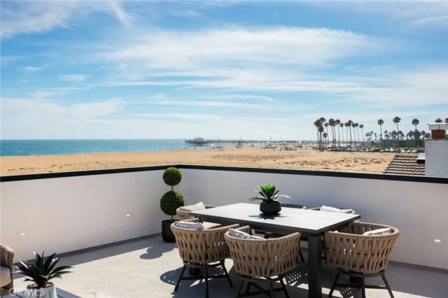 1123 E Balboa, Newport Beach, CA 92661