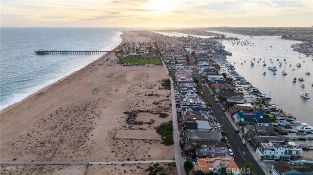 1123 E Balboa, Newport Beach, CA 92661