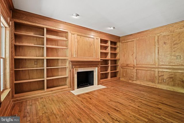 700 RUNNING BROOK DR, Great Falls, VA 22066