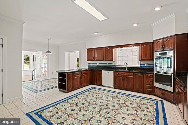 700 RUNNING BROOK DR, Great Falls, VA 22066