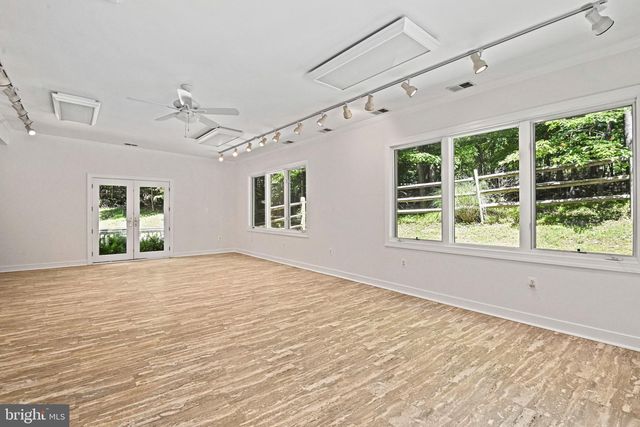 700 RUNNING BROOK DR, Great Falls, VA 22066