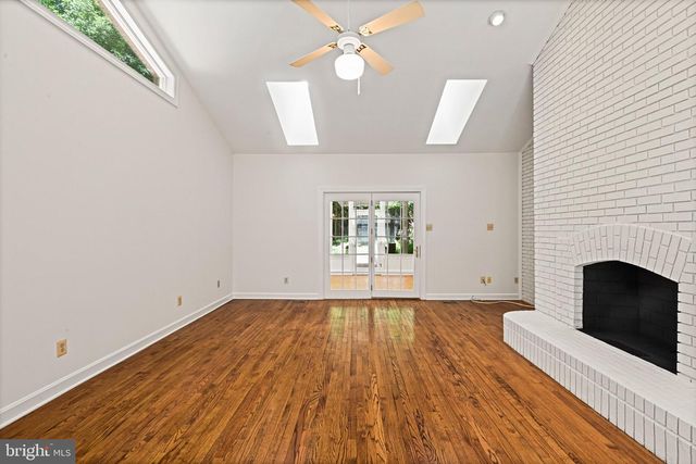 700 RUNNING BROOK DR, Great Falls, VA 22066