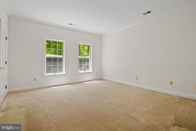 700 RUNNING BROOK DR, Great Falls, VA 22066