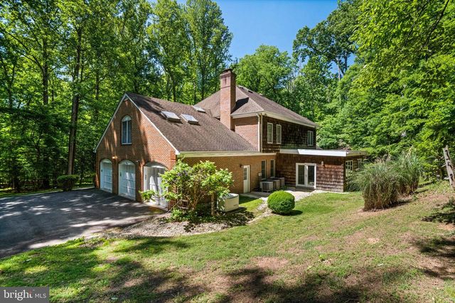 700 RUNNING BROOK DR, Great Falls, VA 22066