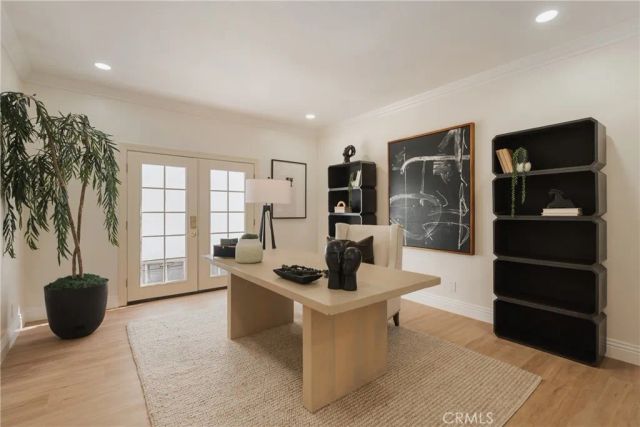 17182 Hillside Circle, Huntington Beach, CA 92649