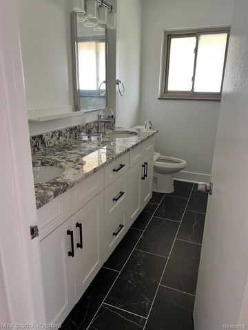 32850 WINNIE Avenue, Warren, MI 48093